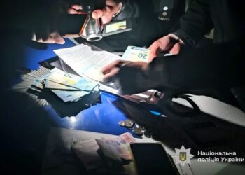 У Черкаському районі чоловік пограбував колишню дружину, поки вона була в укритті