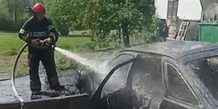 У Ізяславі внаслідок пожежі травмувався чоловік, а в Грицеві горів автомобіль —Хмельнитчина