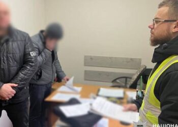 У Києві посадовці “заробили” мільйони на авто для “швидкої”