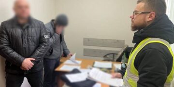 У Києві посадовці “заробили” мільйони на авто для “швидкої”