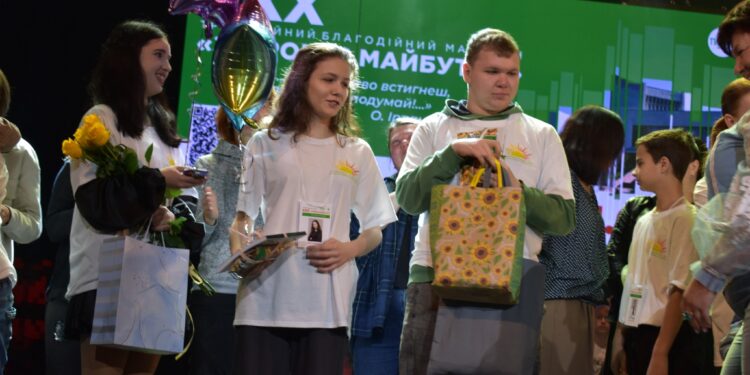 У Рівному завершився Благодійний марафон «З вірою в майбутнє»: вдалося матеріально допомогти вісьмом дітям (ФОТО)