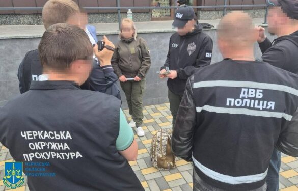 У Смілі жінка за 5 тисяч доларів обіцяла військовозобов’язаному виїхати за кордон під прикриттям релігійної діяльності