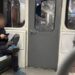 У столиці хлопець розбив вікно у метро