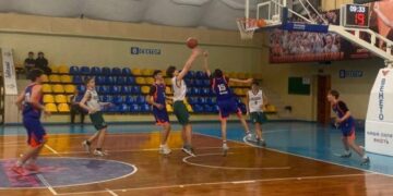 ВЮБЛ серед юнаків 2011 року: чернівецька ДЮСШ-1 і дніпровська СДЮСШОР-5 вийшли в півфінал – Федерація баскетболу України