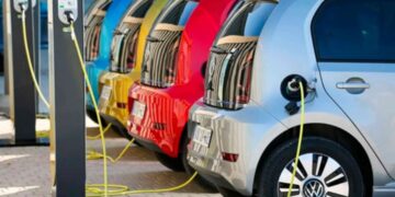 Вживані електромобілі з-за кордону – найпопулярніші моделі квітня 2025 | |