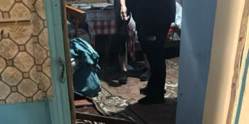 Взяли під варту: на Прикарпатті п’яний чоловік під час конфлікту побив всю сім’ю (ФОТО)