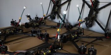 Бойові “пташки” для ЗСУ: від громади міста військовим передали партію дронів » Миколаївський Оглядач