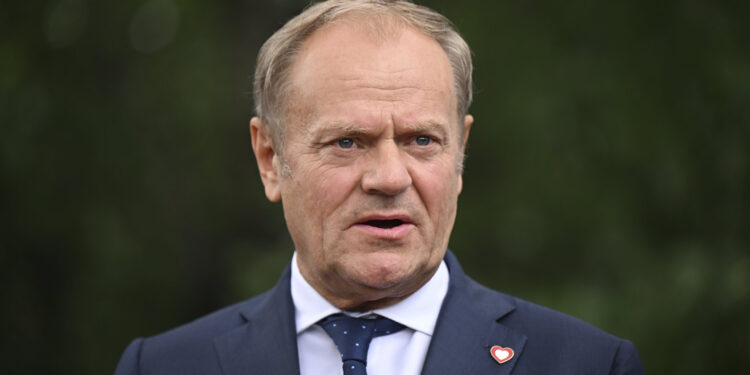 “Це може дестабілізувати весь світ”: Дональд Туск відреагував на конфлікт між Ізраїлем та Іраном