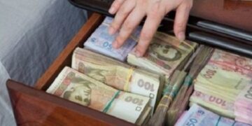 Черкащанин викрав майже 12 тисяч євро у жінки, яка втратила на війні сина