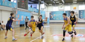 День фіналів Всеукраїнської шкільної ліги Пліч-о-пліч у Тернополі: велика фотогалерея матчів та церемонії нагородження – Федерація баскетболу України