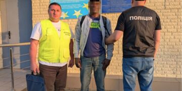 Іноземця, який був засуджений за серію крадіжок на Черкащині, змусили виїхати з України
