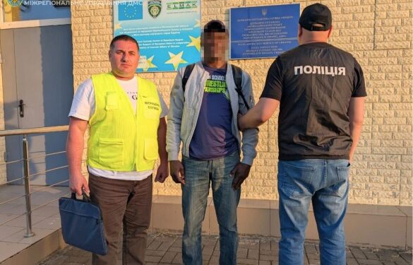 Іноземця, який був засуджений за серію крадіжок на Черкащині, змусили виїхати з України