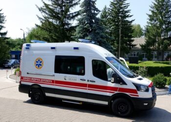 Канівська лікарня отримала сучасний реанімобіль