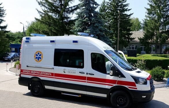 Канівська лікарня отримала сучасний реанімобіль
