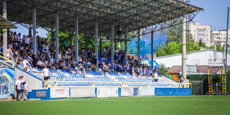 Кременчук під прицілом: атака пошкодила футбольне поле