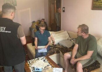 На Львівщині викрили схему незаконного переправлення чоловіків за кордон під виглядом військових
