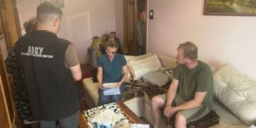 На Львівщині викрили схему незаконного переправлення чоловіків за кордон під виглядом військових
