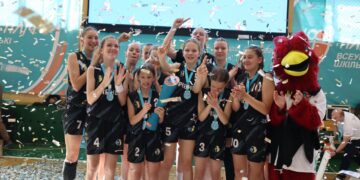 Пліч-о-пліч: визначились чемпіони сезону Всеукраїнської шкільної ліги у дівчат – Федерація баскетболу України