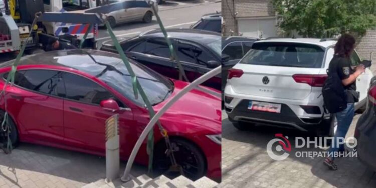Покарали автохамів на Старокозацькій – деталі з місця події | |