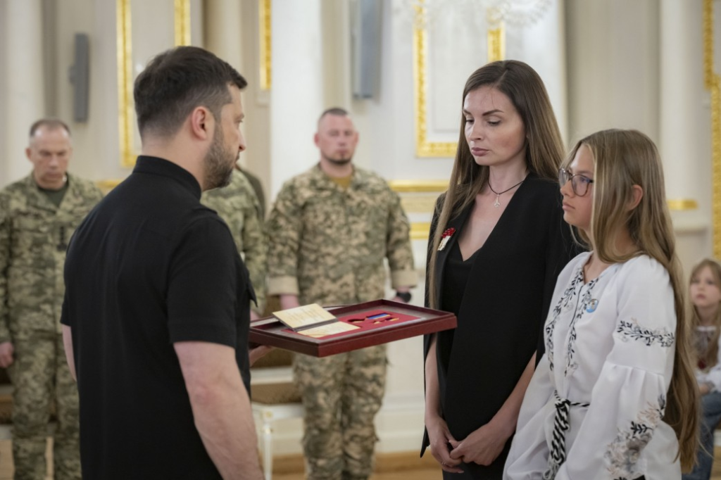 родинам героїв передали їхні нагороди Денис Кирилюк