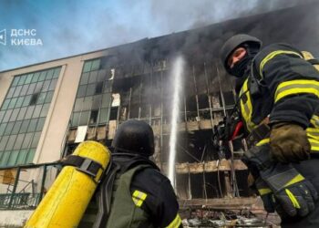 Росіяни атакували Київ дронами зі шрапнеллю