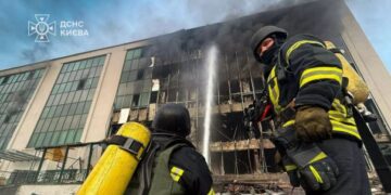 Росіяни атакували Київ дронами зі шрапнеллю