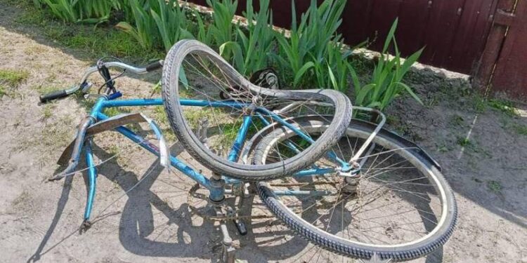 Шепетівчанин на мотоциклі не зміг оминути велосипедиста —Хмельнитчина