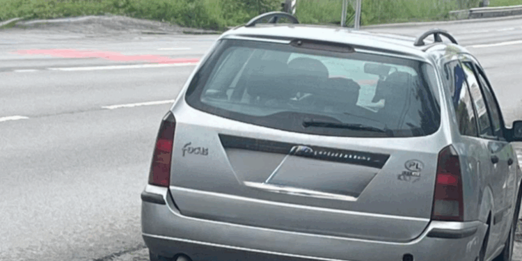 Склали адмінматеріали: на Івано-Франківщині зупинили водія, який перевищив швидкість (ФОТОФАКТ)