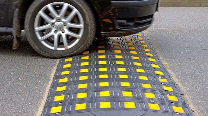 У Черкасах на двох вулицях установлять засоби заспокоєння руху — Новини Черкащіни