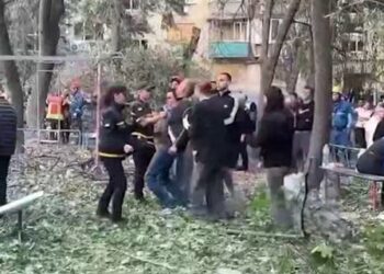 У Києві знайшли тіло ще одного загиблого під завалами після ракетного удару