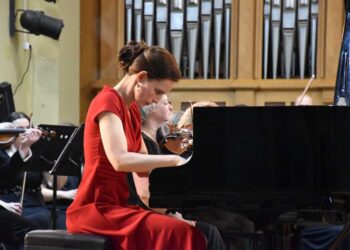 У Рівному відбувся перший в Україні концерт німецької диригентки Фредеріки Кінле