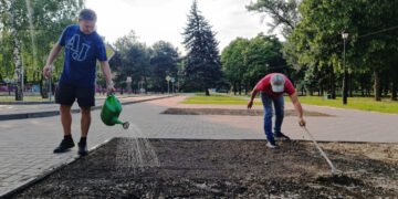 У Запоріжжі дві ділянки в центрі міста засіяли різнотрав’ям, фото – цікаві подробиці від активістів | Новости Запорожья