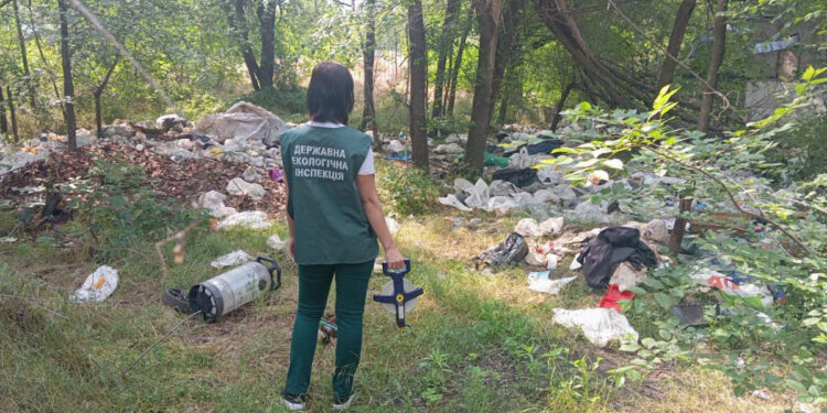У Запоріжжі на перехресті вулиць Пластова та Тбіліська знайшли стихійне звалище – площа забруднення склала 105 квадратних метра | Новости Запорожья