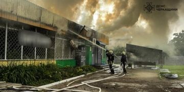 У Золотоноші гасили пожежу в магазині — Новости Черкасс