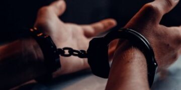 Викрав родинну реліквію: у Миколаєві поліцейські затримали чоловіка за підозрою у крадіжці » Миколаївський Оглядач