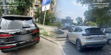 За паркування на місцях для осіб з інвалідністю карають водіїв – фото | |