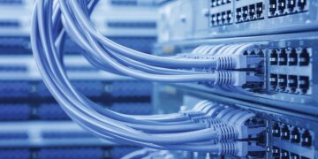 Пасивне мережеве обладнання: Як вибрати його для офісу чи дата-центру