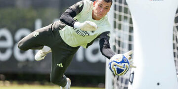 Андрей Лунин вступил в переговоры с «Вильярреалом» и предварительно согласился на трансфер