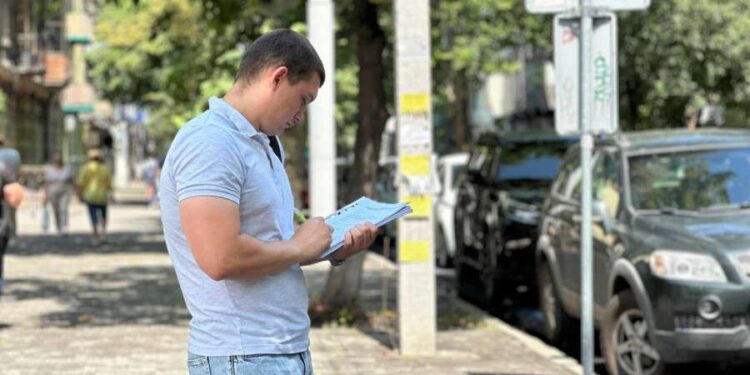 Авто без номерів у Дніпрі забирають на спецмайданчик | |