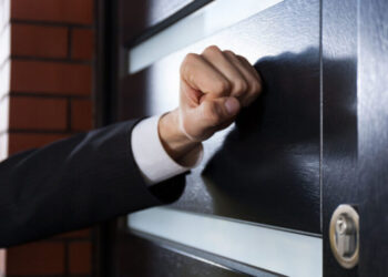 Коли банк передає борг колекторам: юридичні пояснення та порядок дій – Экономика