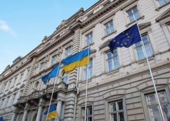 Львівська ОВА давала дозволи на виїзд за кордон чоловікам за листами з підписом російського імператора