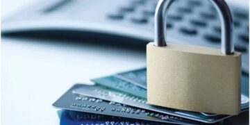 Мешканка Шепетівщини «посилила захист картки» за 64 000 гривень —Хмельнитчина