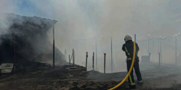 На Уманщині пожежа знищила теплиці та техніку