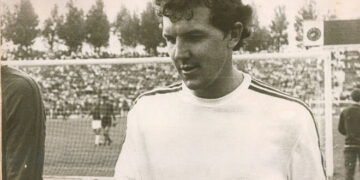 Не стало легендарного игрока «Карпат» Юрия Дубровного