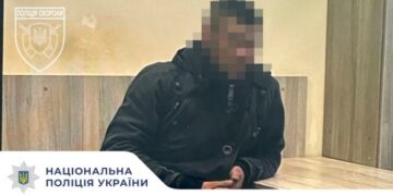 Поліцейські охорони Черкащини допомогли повернутися до лікарні чоловіку, який загубився в Смілі — Новости Черкасс