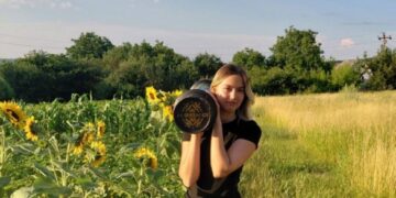 Сестра загиблого воїна втілює пам’ять про брата у живописі