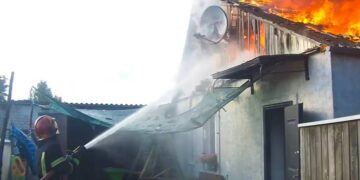 У Полонному палав житловий будинок (відео) —Хмельнитчина