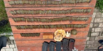 У селі на Золотоніщині чоловік зберігав вдома арсенал зброї та вибухівки