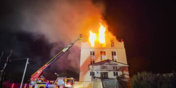 У Шепетівці через влучання блискавки горів Дім молитви (відео) —Хмельнитчина