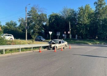 У Смілі водій “влетів” у відбійник та загинув